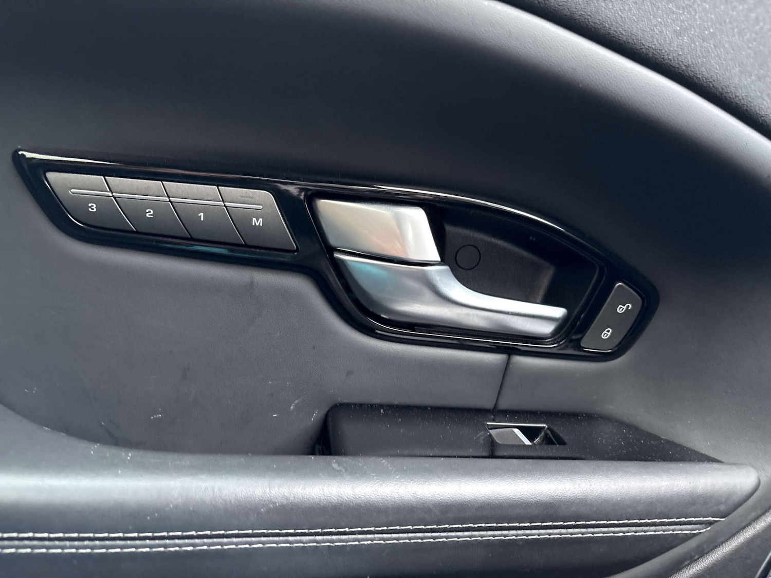 Used Land Rover Range Rover Evoque 2019 for sale - 76845370: Photo 30