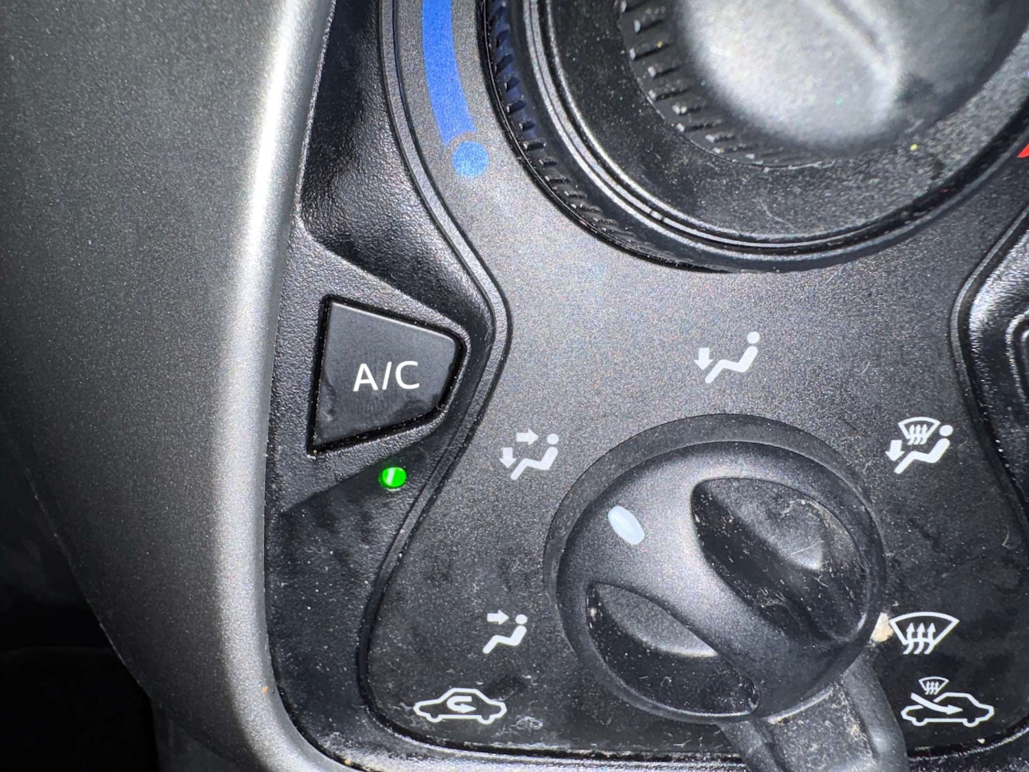 Used Peugeot 108 2017 for sale - 77072186: Photo 28