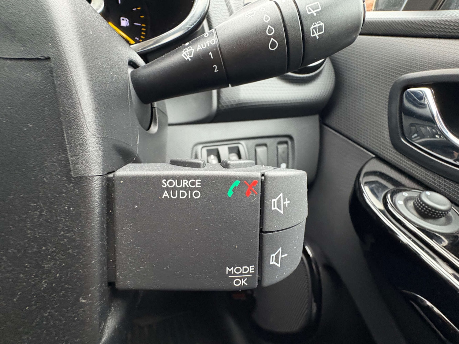 Used Renault Clio 2014 for sale - 76077958: Photo 17