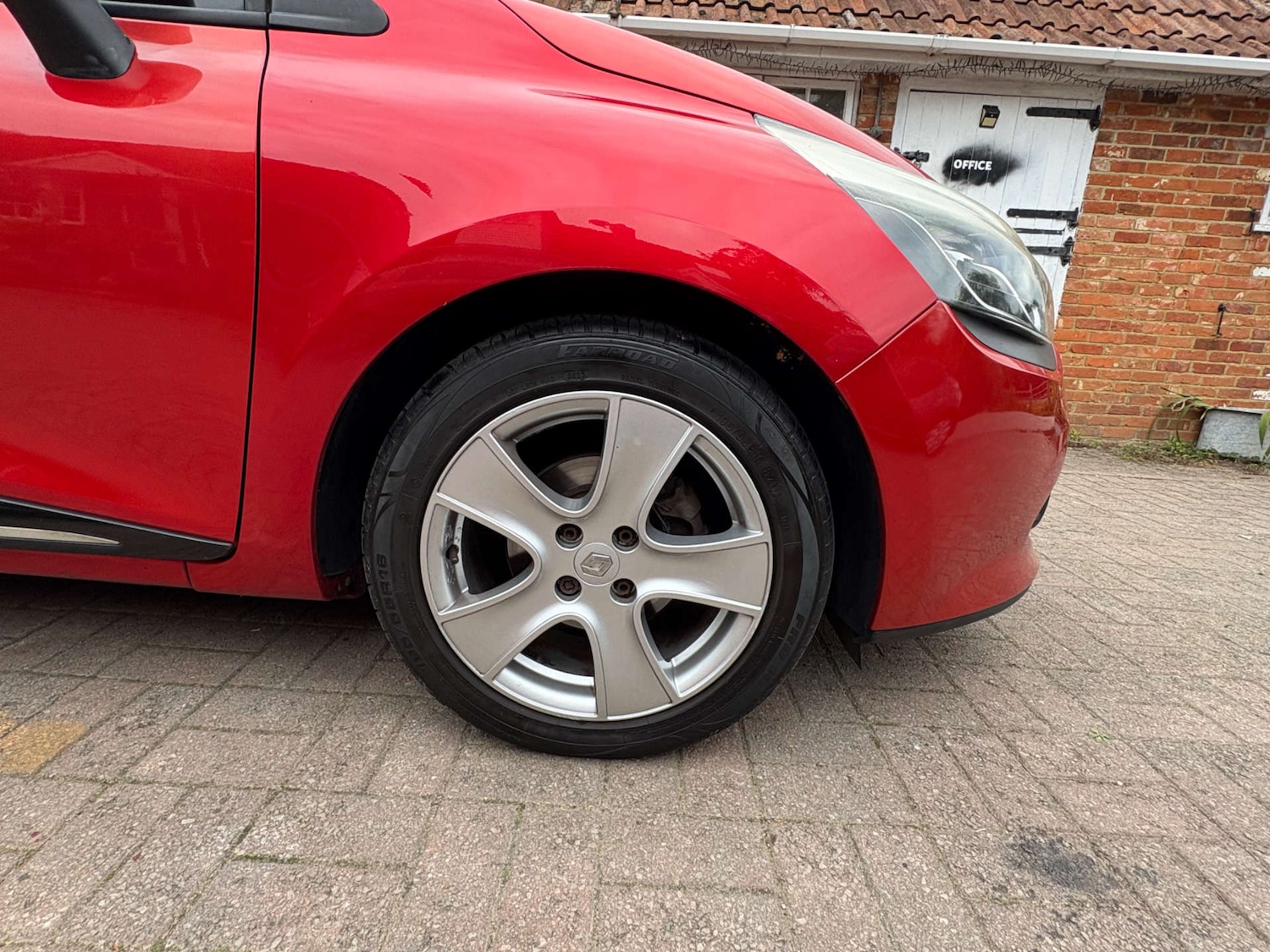 Used Renault Clio 2014 for sale - 76077958: Photo 27