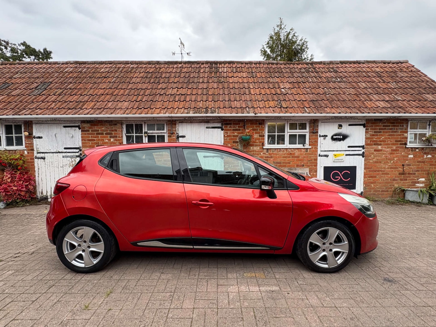 Used Renault Clio 2014 for sale - 76077958: Photo 30