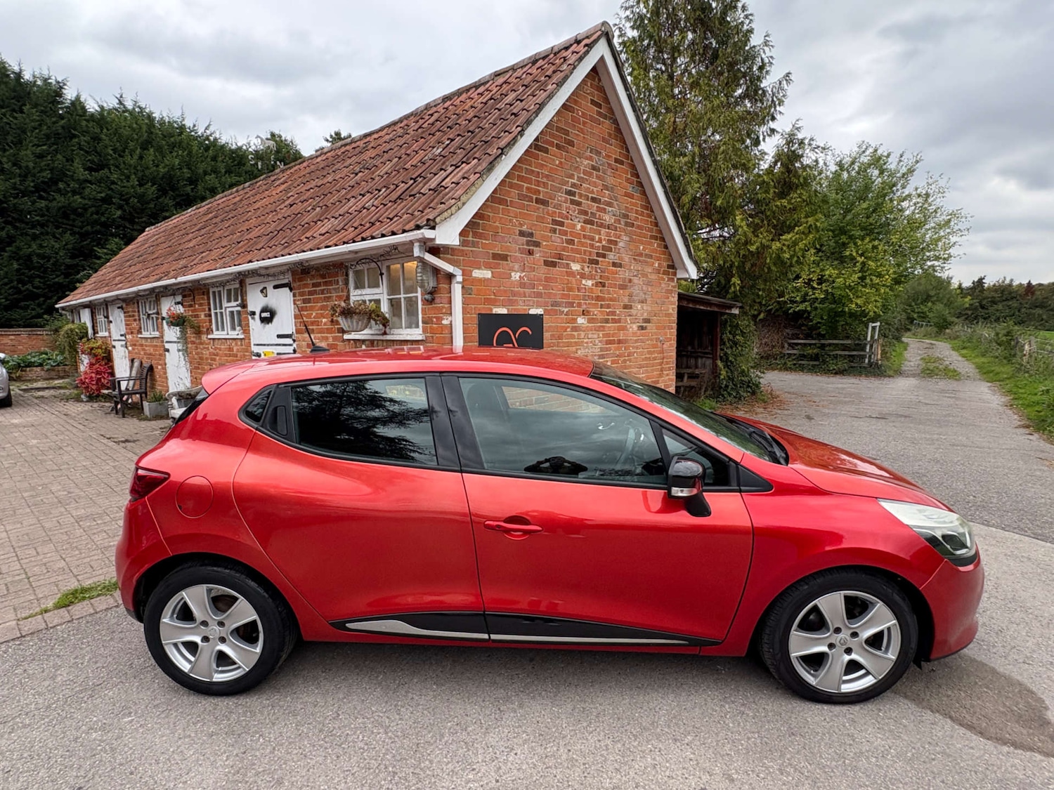 Used Renault Clio 2014 for sale - 76077958: Photo 4