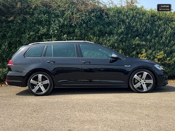 Used Volkswagen Golf 2017 for sale - 75426380: Photo
