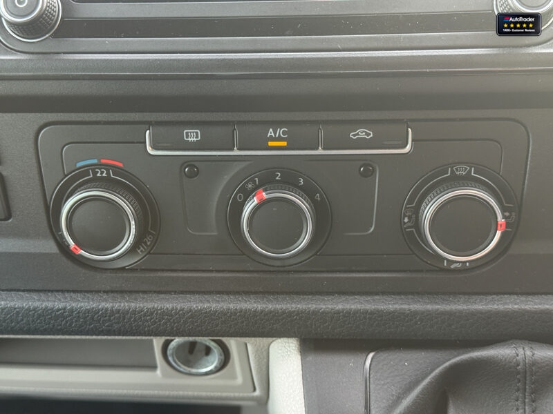 Used Volkswagen Transporter 2019 for sale - 77042171: Photo 36