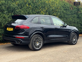Used Porsche Cayenne 2017 for sale - 75581597: Photo