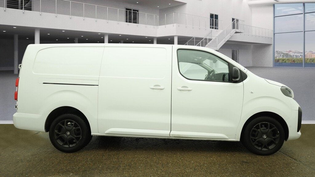 Used Vauxhall Vivaro 2024 for sale - 77296677: Photo 3