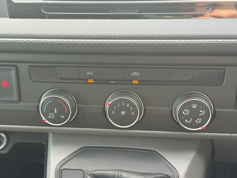 Used Volkswagen Transporter 2023 for sale - 77654380: Photo 32