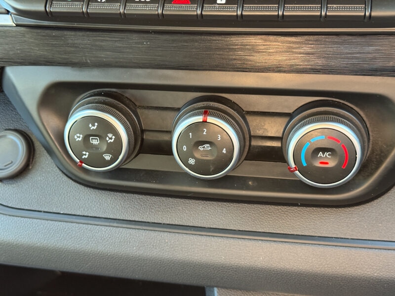 Used Renault Trafic 2024 for sale - 77675580: Photo 38