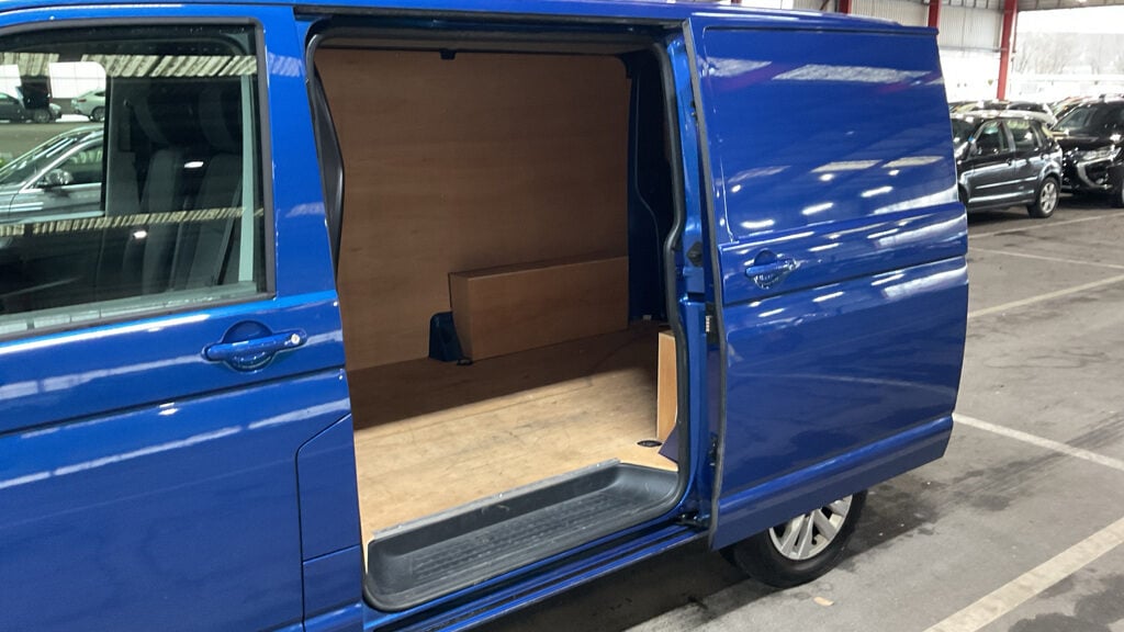 Used Volkswagen Transporter 2024 for sale - 77207009: Photo 8