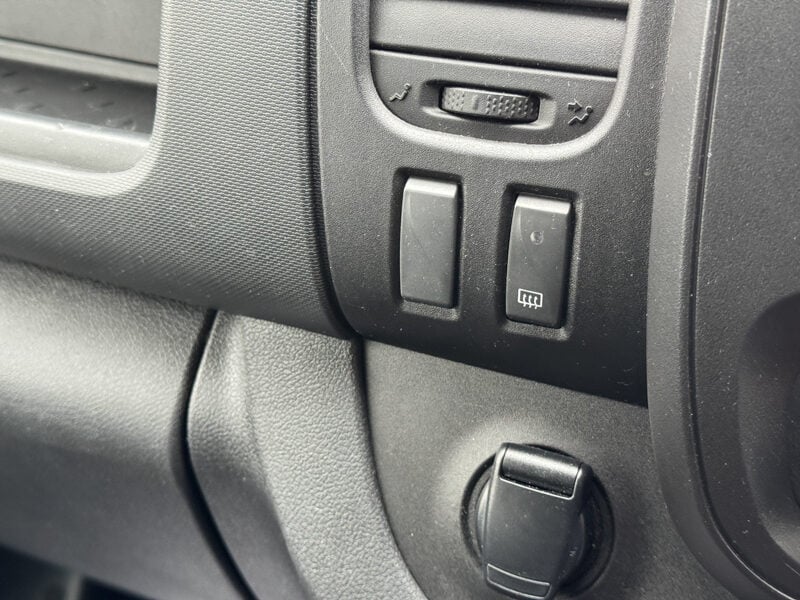 Used Vauxhall Vivaro 2018 for sale - 77375883: Photo 35