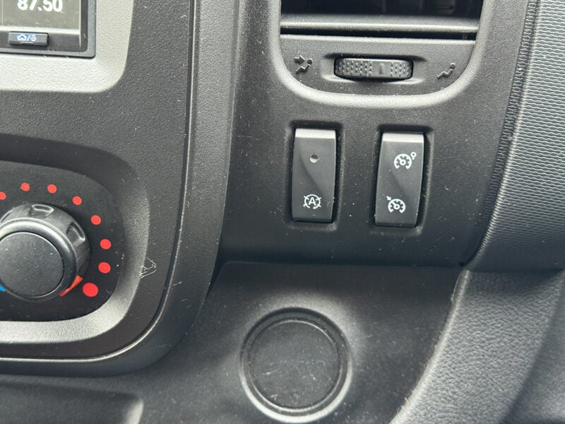 Used Vauxhall Vivaro 2018 for sale - 77375883: Photo 36