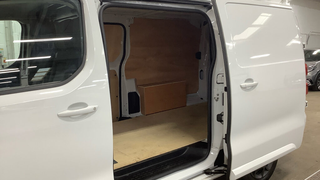 Used Vauxhall Vivaro 2024 for sale - 77363365: Photo 8