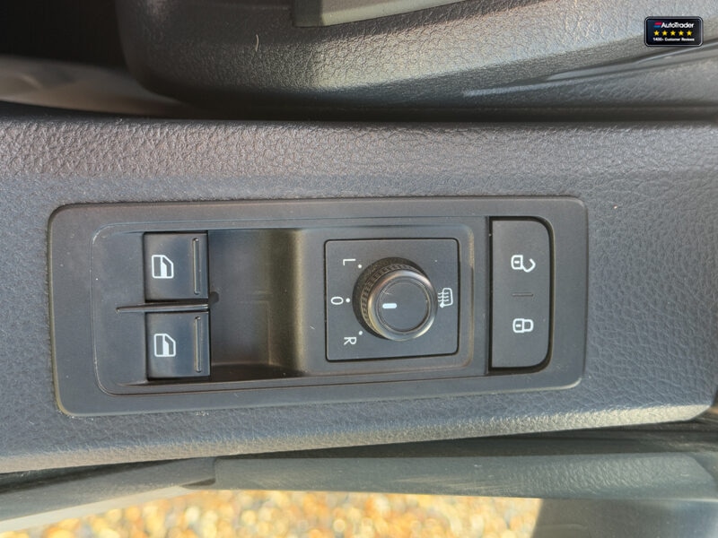 Used Volkswagen Transporter 2018 for sale - 77041973: Photo 25