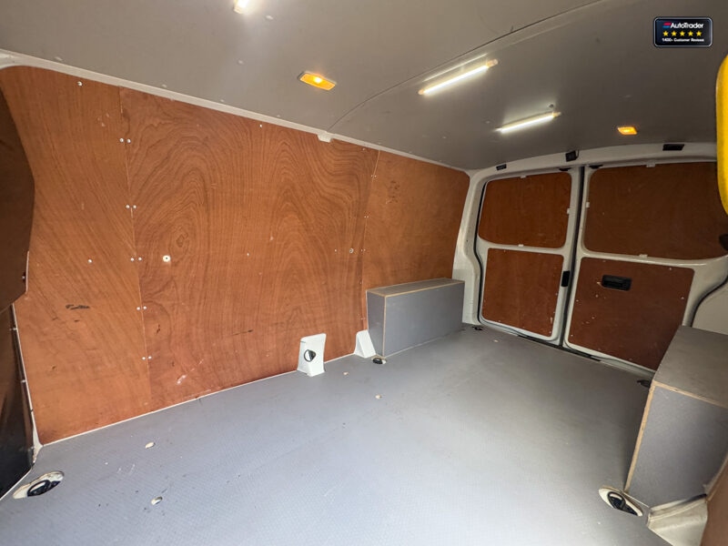 Used Volkswagen Transporter 2019 for sale - 77042043: Photo 11