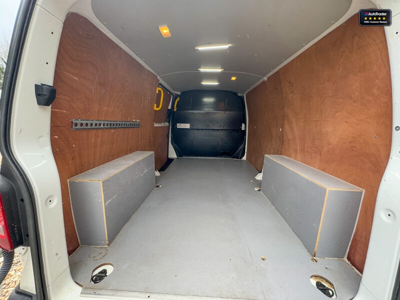 Used Volkswagen Transporter 2019 for sale - 77042043: Photo 9