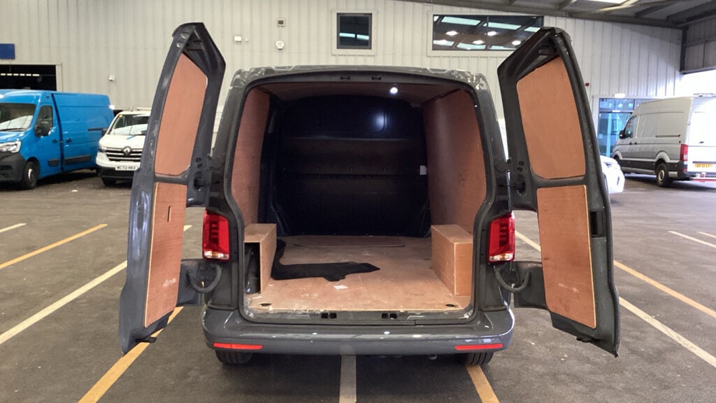 Used Volkswagen Transporter 2023 for sale - 77873454: Photo 5