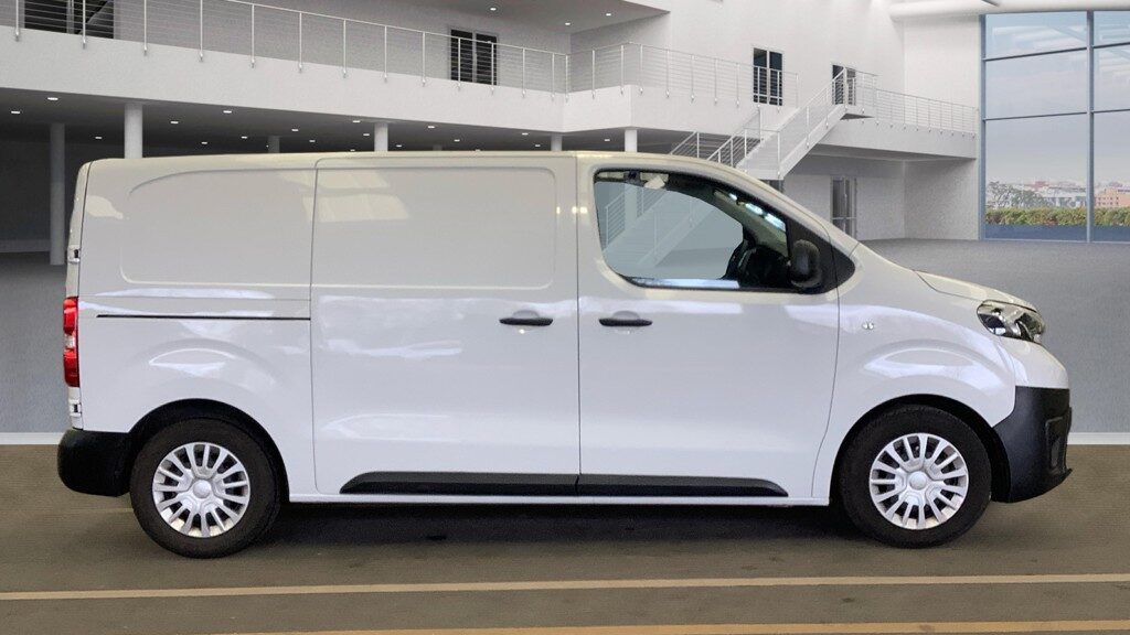 Used Toyota ProAce 2023 for sale - 77675564: Photo 3