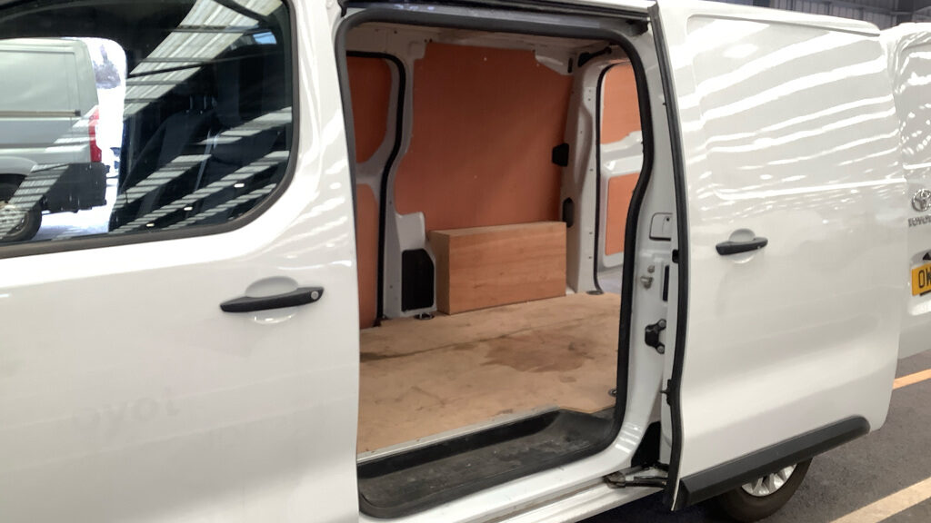 Used Toyota ProAce 2023 for sale - 77675564: Photo 8