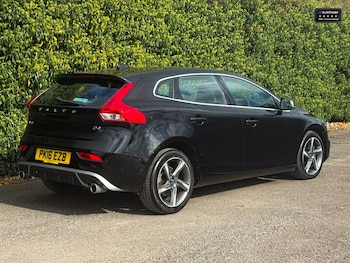 Used Volvo V40 2016 for sale - 75804223: Photo