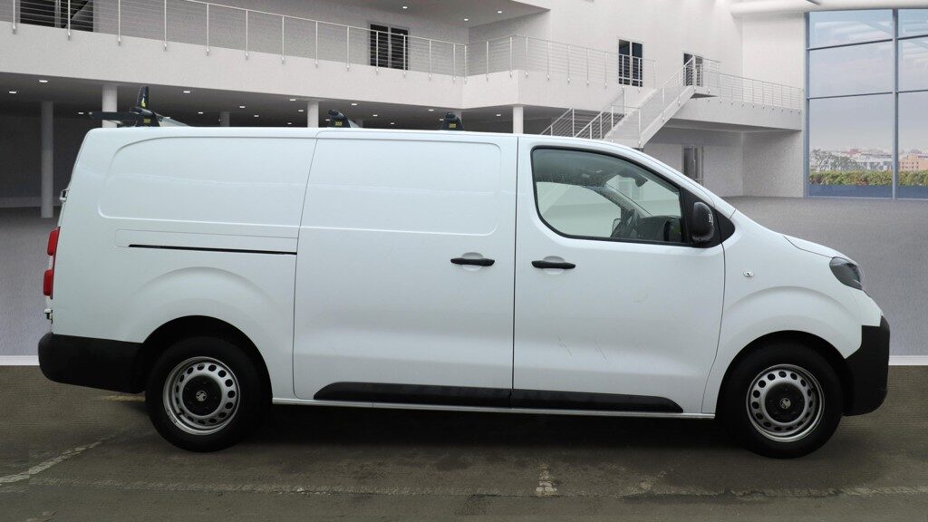 Used Vauxhall Vivaro 2024 for sale - 77296718: Photo 3