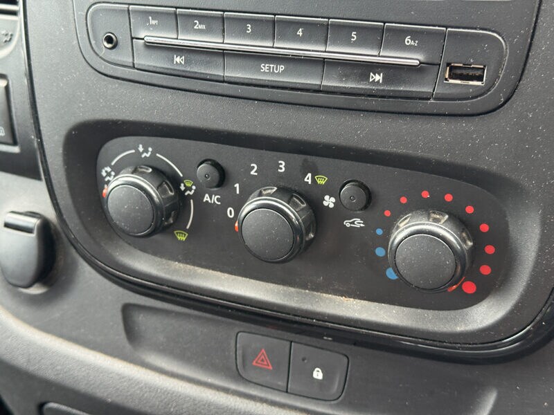 Used Vauxhall Vivaro 2016 for sale - 77675570: Photo 26