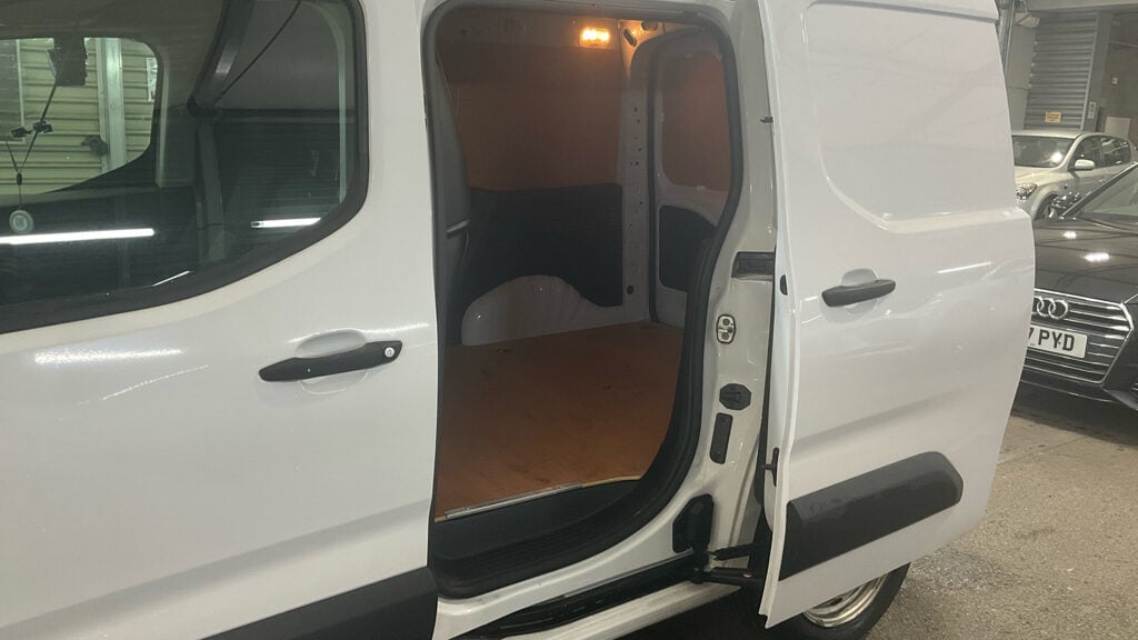 Used Peugeot Partner 2023 for sale - 77945521: Photo 8