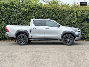 Used Toyota Hilux 2023 for sale - 75422812: Photo