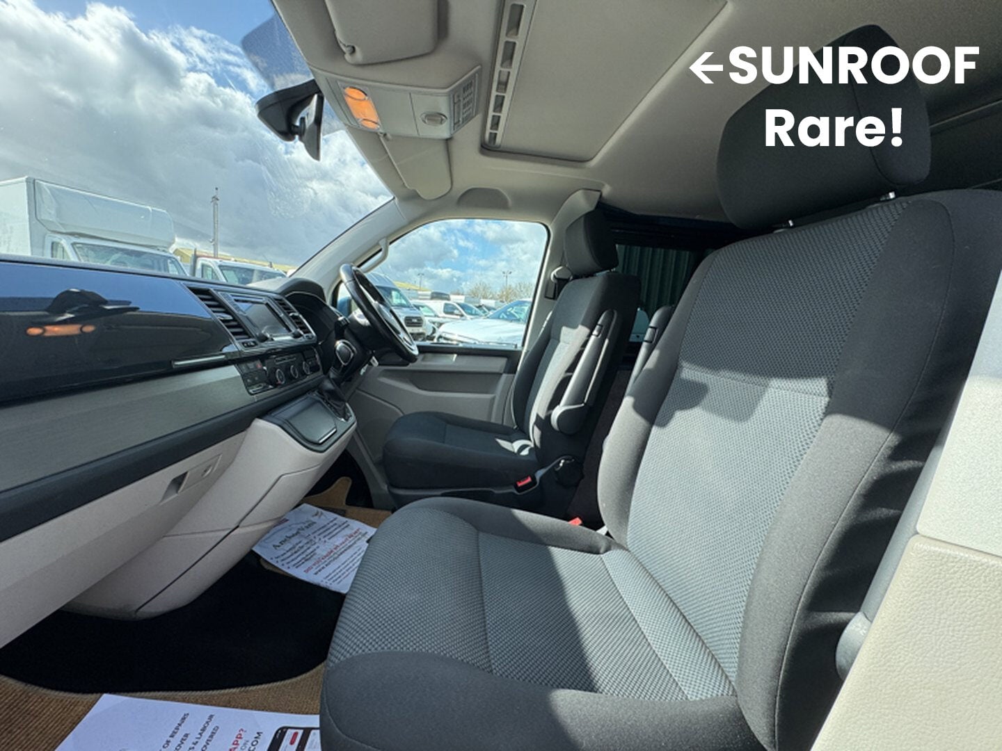 Used Volkswagen Transporter 2018 for sale - 77528208: Photo 2