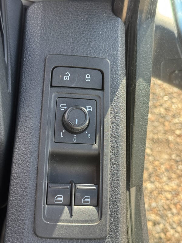 Used Volkswagen Transporter 2018 for sale - 77528208: Photo 28