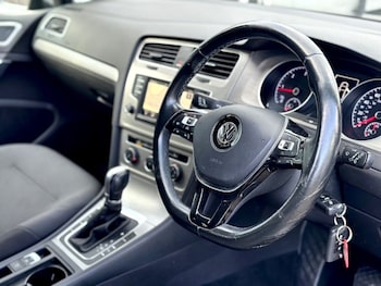 Used Volkswagen Golf 2016 for sale - 77666969: Photo