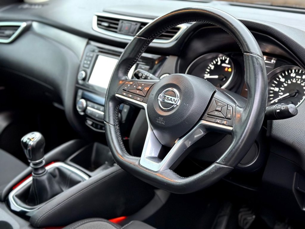 Used Nissan Qashqai 2018 for sale - 77571610: Photo 2