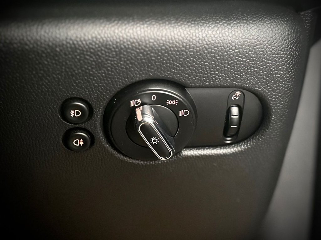 Used MINI Hatch 2017 for sale - 77341470: Photo 41