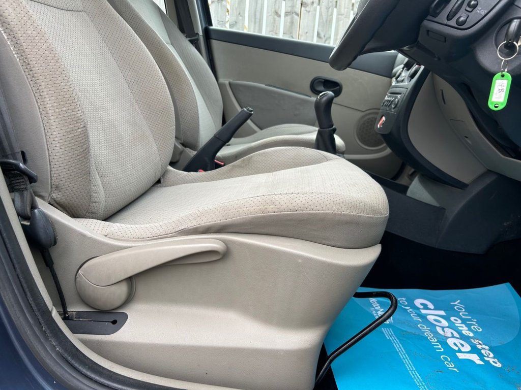 Used Renault Clio 2006 for sale - 77009515: Photo 15