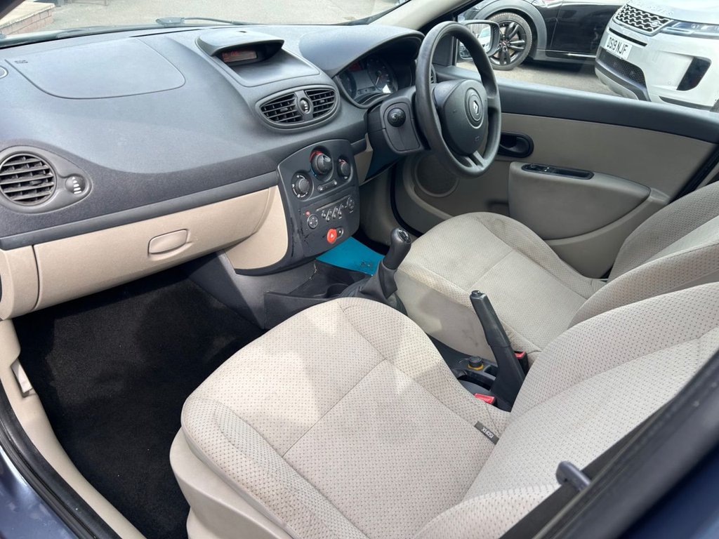 Used Renault Clio 2006 for sale - 77009515: Photo 2