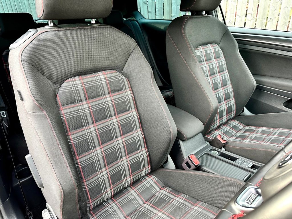 Used Volkswagen Golf 2018 for sale - 77905042: Photo 38