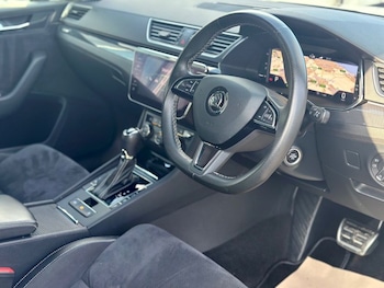 Used Skoda Superb 2018 for sale - 77748186: Photo