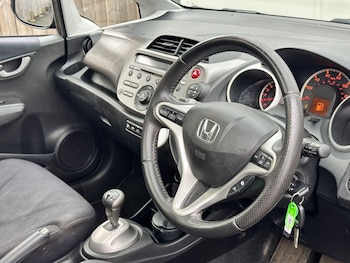 Used Honda Jazz 2011 for sale - 77263048: Photo