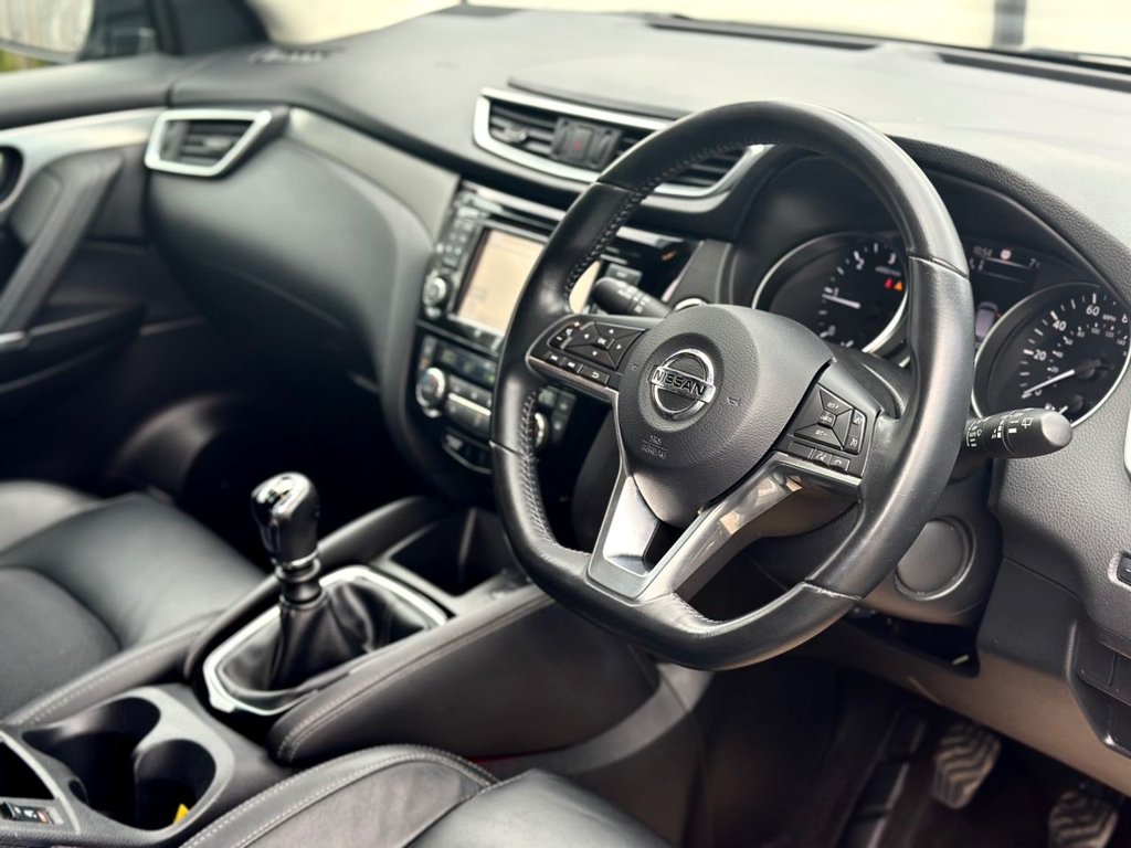 Used Nissan Qashqai 2018 for sale - 77748260: Photo 2