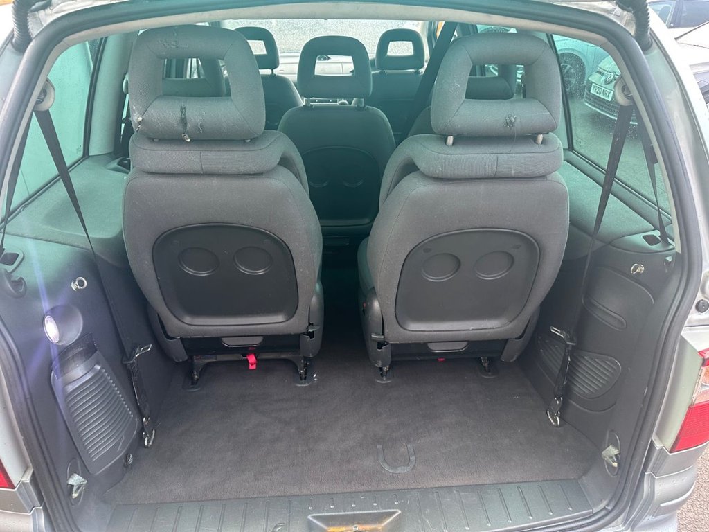 Used Ford Galaxy 2004 for sale - 77171617: Photo 24