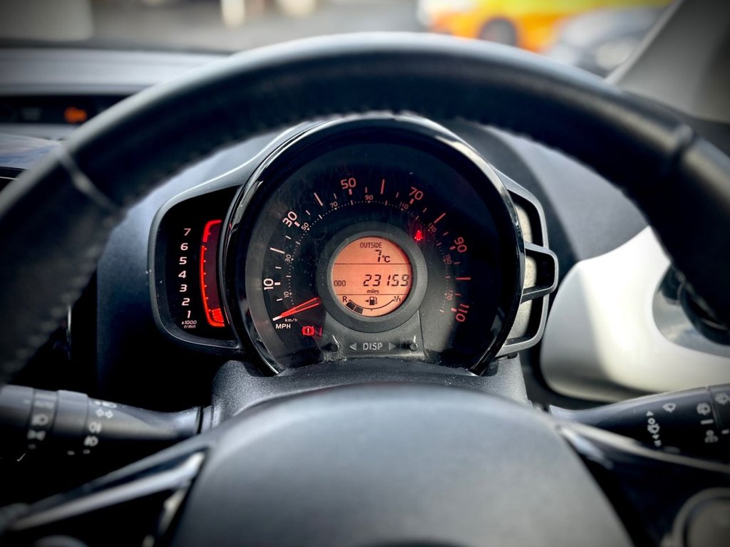 Used Toyota AYGO 2017 for sale - 77276532: Photo 24