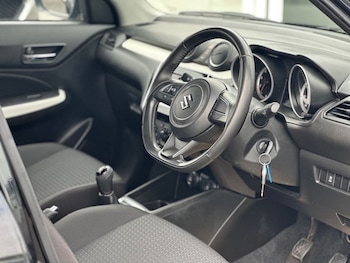 Used Suzuki Swift 2018 for sale - 79422112: Photo