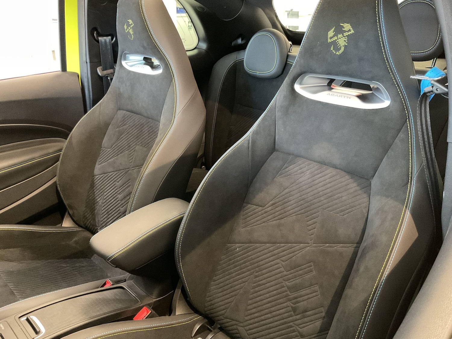 Used Abarth 500C 2025 for sale - 76381193: Photo 11