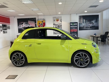 Used Abarth 500C 2025 for sale - 76381193: Photo