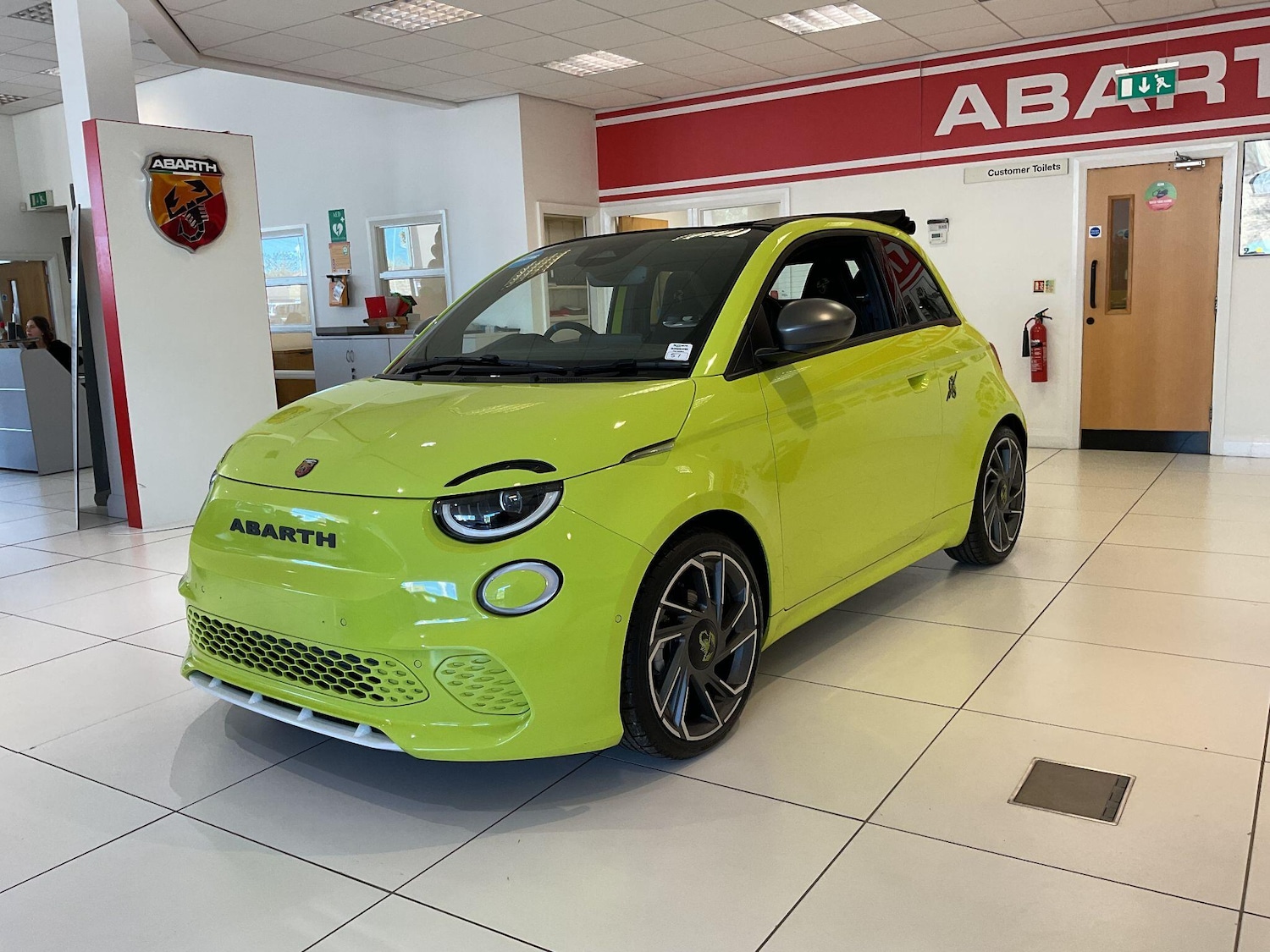 Used Abarth 500C 2025 for sale - 76381193: Photo 7