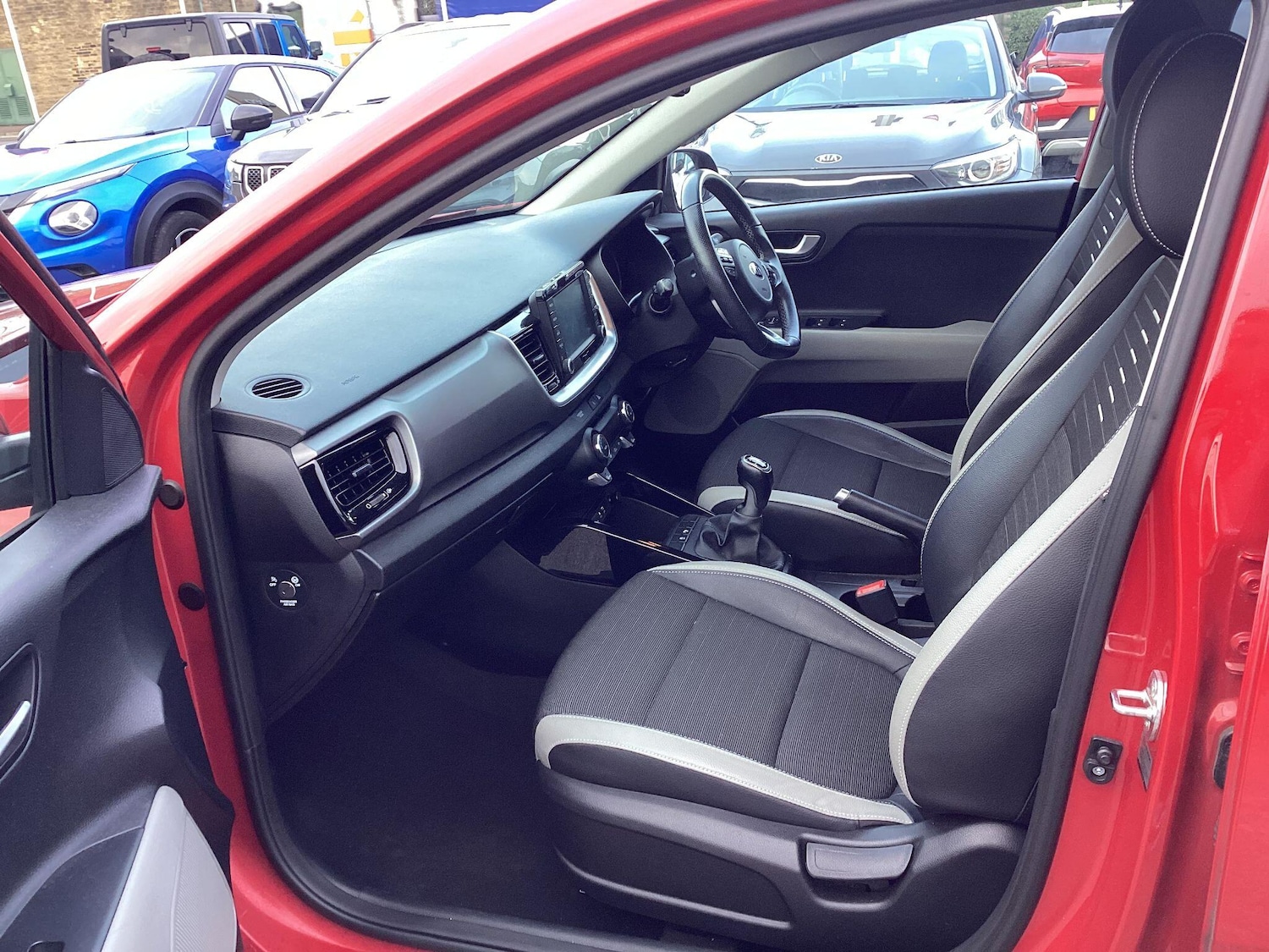 Used Kia Stonic for sale - 77425516: Photo 12