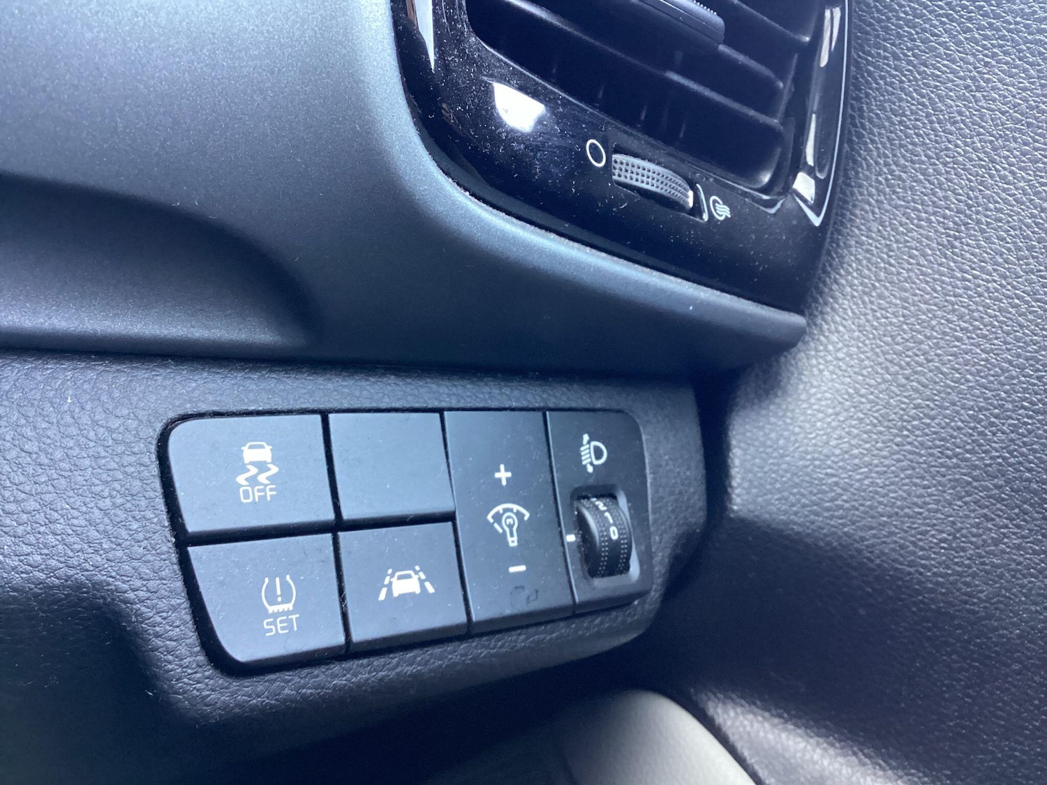 Used Kia Stonic for sale - 77425516: Photo 24