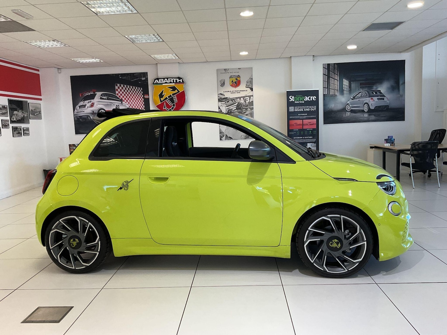 Used Abarth 500C for sale - 77242589: Photo 2