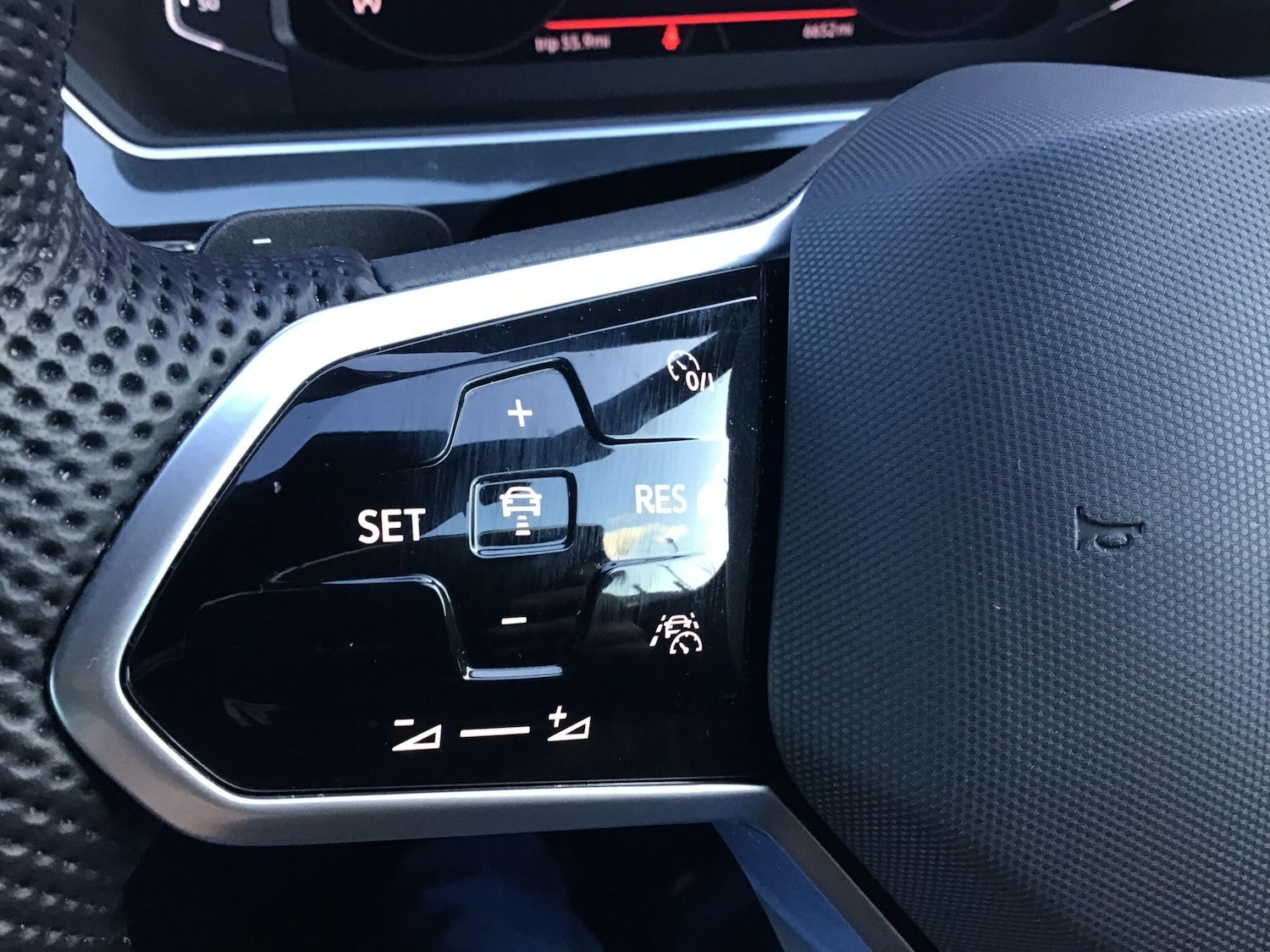 Used Volkswagen Tiguan 2023 for sale - 76802193: Photo 25