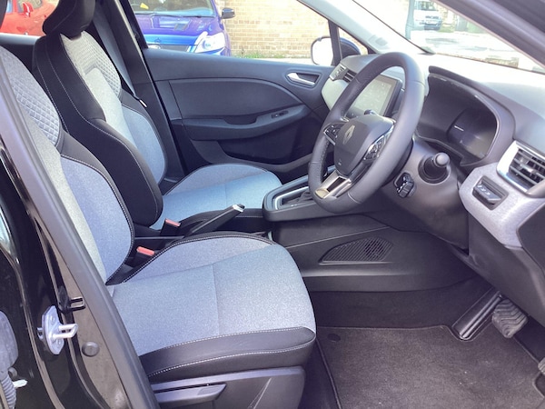 Used Renault Clio 2025 for sale - 76138074: Photo 15