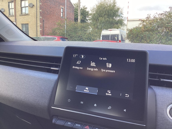 Used Renault Clio 2025 for sale - 76138074: Photo 28